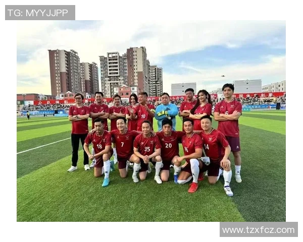 闪耀绿茵场的足球明星们，他们的传奇故事与梦想之路